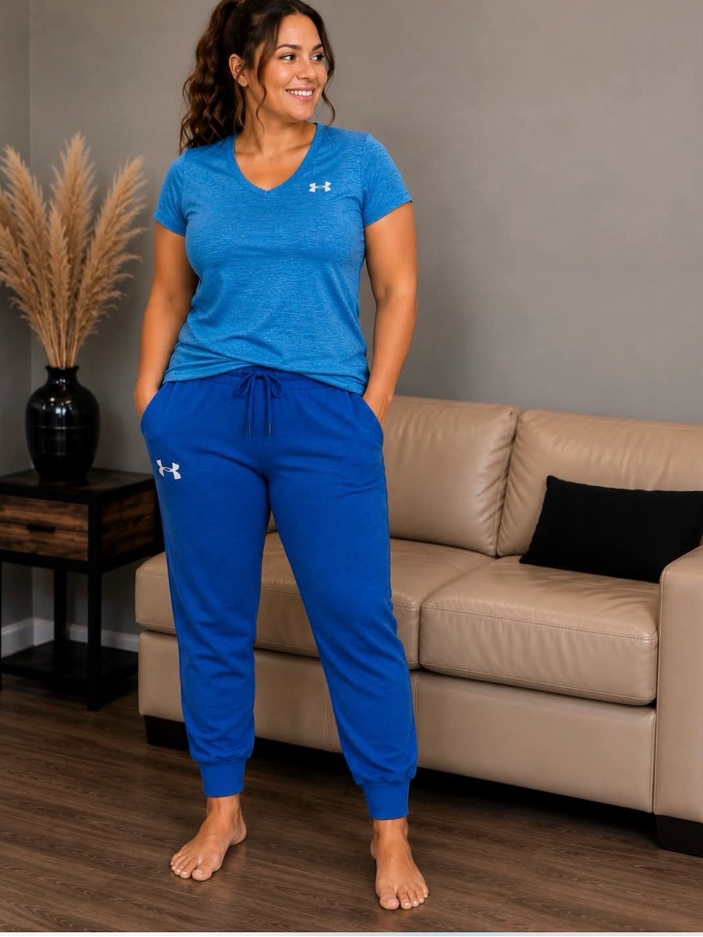 Under Armour Women’s Royal Blue Jogger Sweatpants with shirt outfit